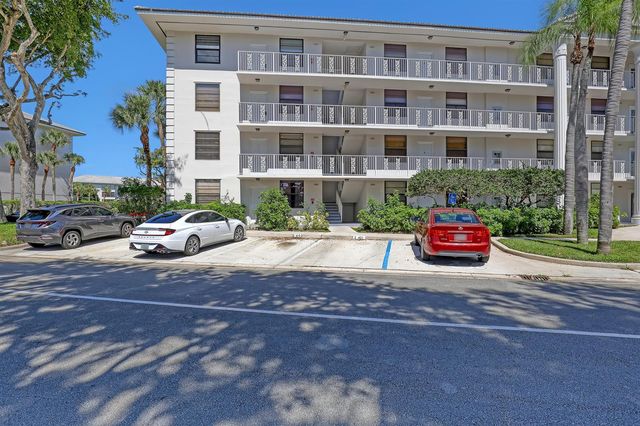 3650 Whitehall Drive 201, West Palm Beach, FL 33401