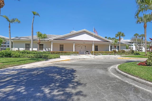 3650 Whitehall Drive 201, West Palm Beach, FL 33401