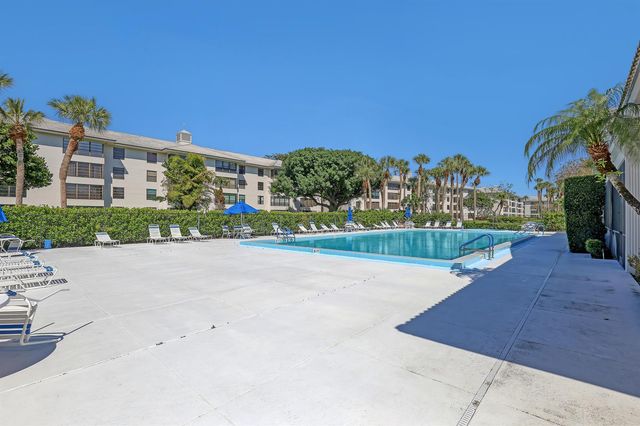3650 Whitehall Drive 201, West Palm Beach, FL 33401