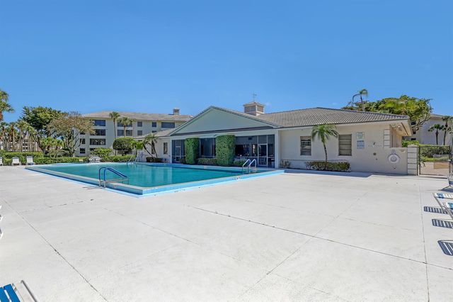 3650 Whitehall Drive 201, West Palm Beach, FL 33401