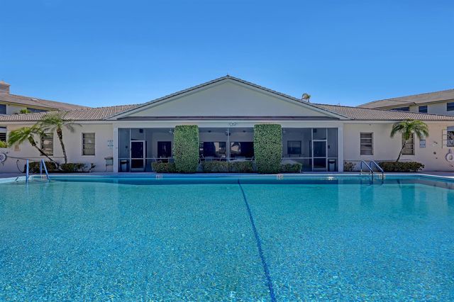 3650 Whitehall Drive 201, West Palm Beach, FL 33401