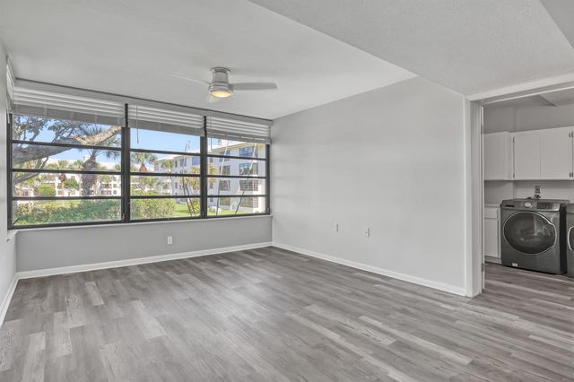 3650 Whitehall Drive 201, West Palm Beach, FL 33401