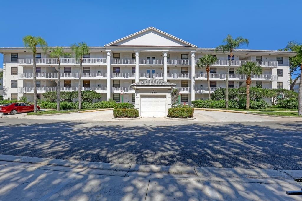 3650 Whitehall Drive 201, West Palm Beach, FL 33401