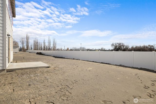 4223 W Sandy Ct, Moses Lake, WA 98837