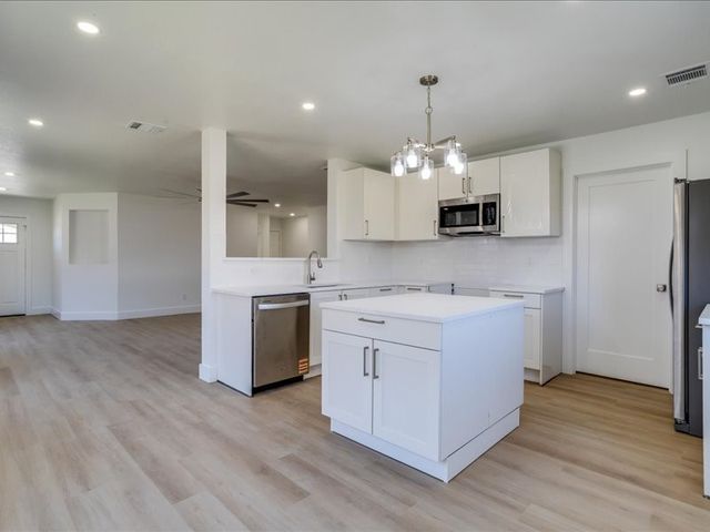 245 Silver Lake Trail, Fort Worth, TX 76140