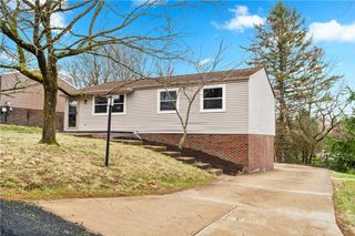 6531 Quaker Dr, South Park, PA 15236