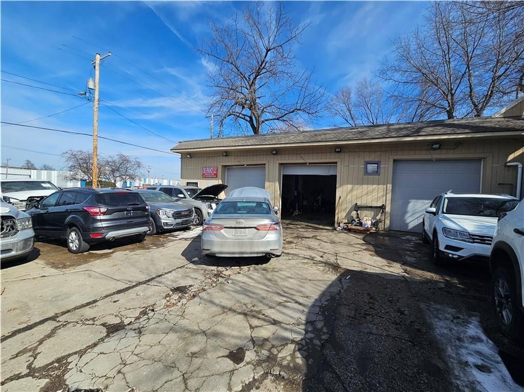 1201 Van Brunt Boulevard, Kansas City, MO 64127