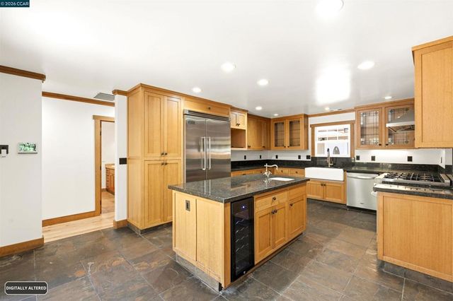 26929 Palomares Rd, Castro Valley, CA 94552