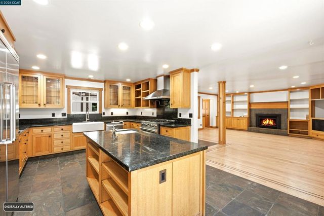 26929 Palomares Rd, Castro Valley, CA 94552