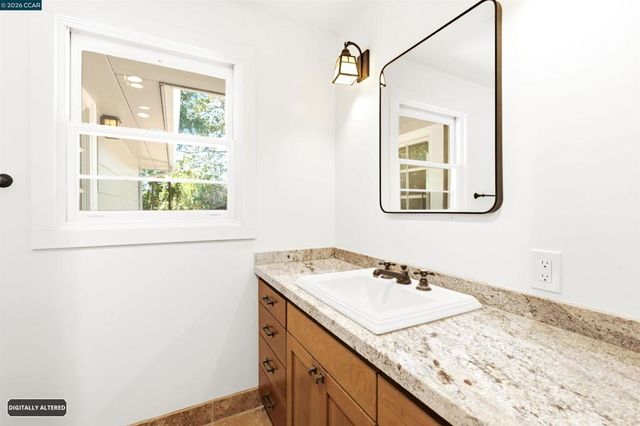 26929 Palomares Rd, Castro Valley, CA 94552