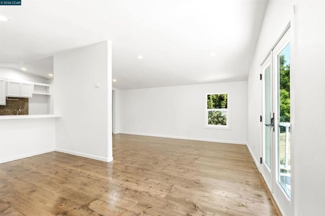 26929 Palomares Rd, Castro Valley, CA 94552