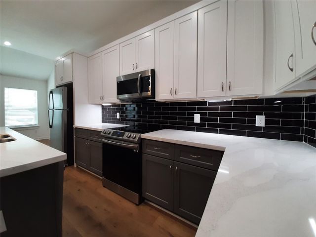 4530 Mayflower Street, Houston, TX 77051