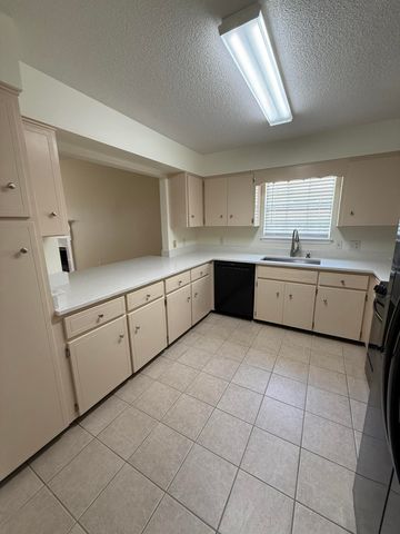 99 NE Opp Boulevard, Fort Walton Beach, FL 32548