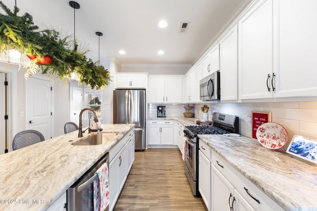 283 Hanover Lakes Drive, Wilmington, NC 28401