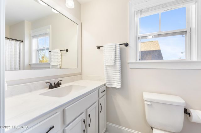 283 Hanover Lakes Drive, Wilmington, NC 28401