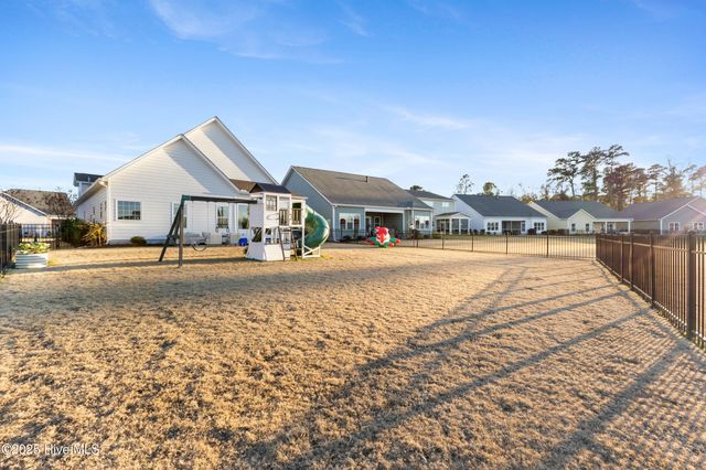 283 Hanover Lakes Drive, Wilmington, NC 28401