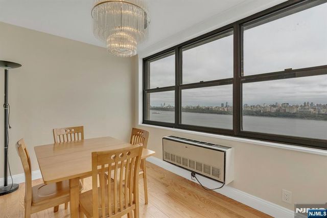 7004 Boulevard East 33D, Guttenberg, NJ 07093