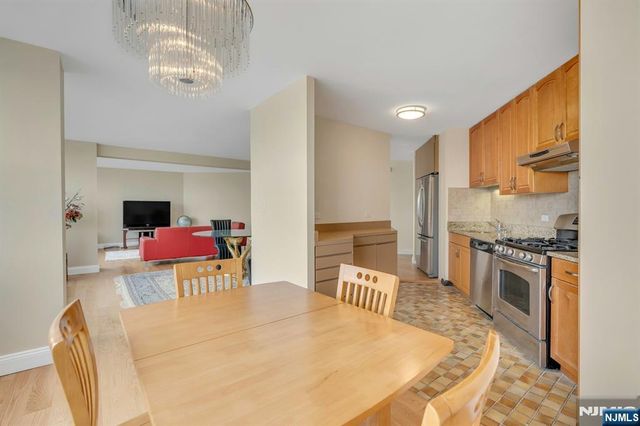 7004 Boulevard East 33D, Guttenberg, NJ 07093