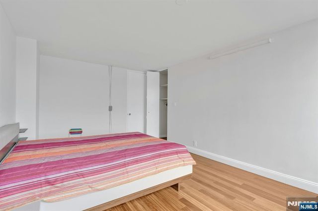 7004 Boulevard East 33D, Guttenberg, NJ 07093