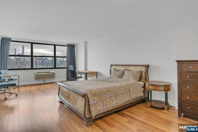 7004 Boulevard East 33D, Guttenberg, NJ 07093