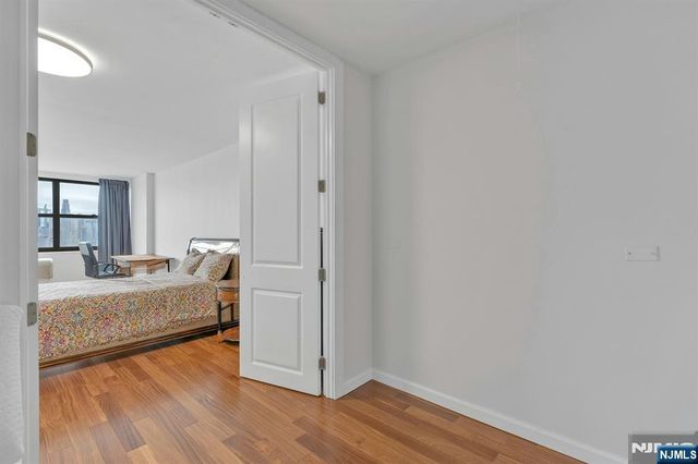 7004 Boulevard East 33D, Guttenberg, NJ 07093