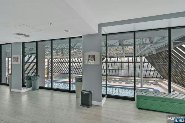 7004 Boulevard East 33D, Guttenberg, NJ 07093