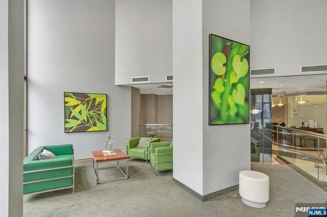 7004 Boulevard East 33D, Guttenberg, NJ 07093