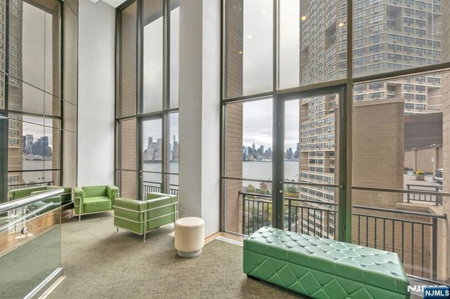 7004 Boulevard East 33D, Guttenberg, NJ 07093