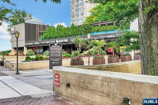 7004 Boulevard East 33D, Guttenberg, NJ 07093