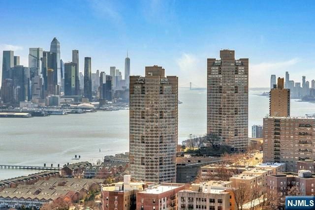 7004 Boulevard East 33D, Guttenberg, NJ 07093