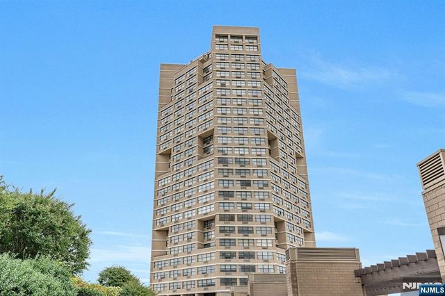 7004 Boulevard East 33D, Guttenberg, NJ 07093