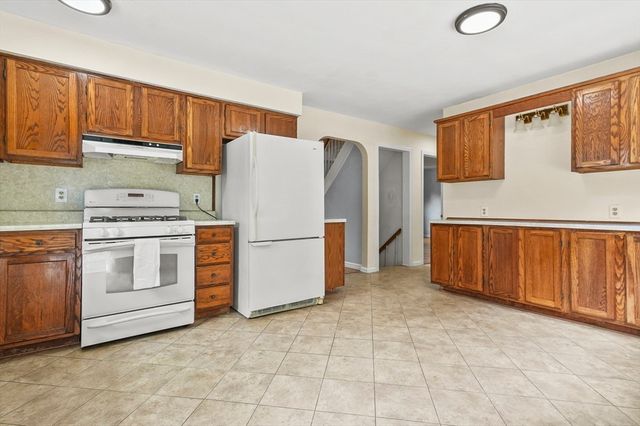 23 Ivan St, Lexington, MA 02420