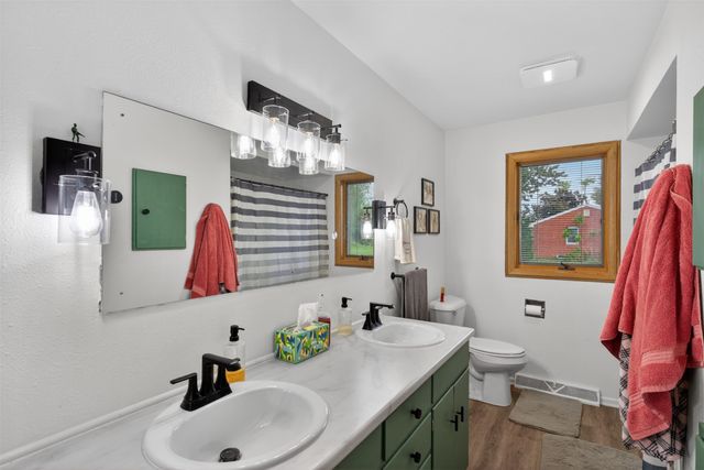 7323 Maple Drive, Urbandale, IA 50322