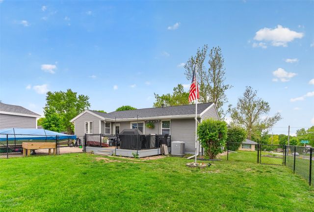 7323 Maple Drive, Urbandale, IA 50322