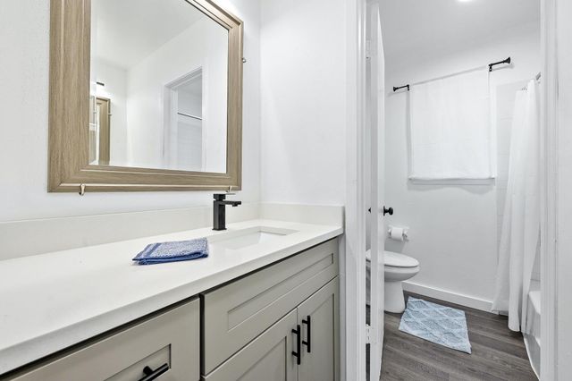 1706 Elmhurst DR A, Austin, TX 78741