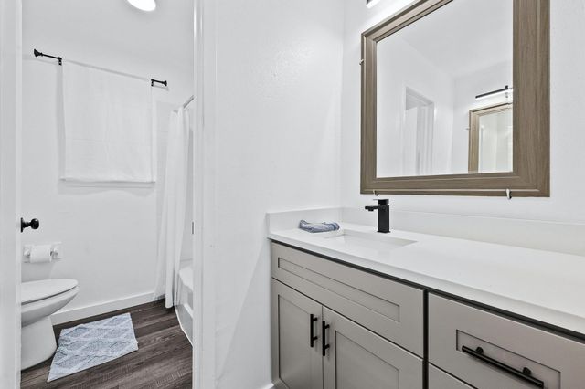 1706 Elmhurst DR A, Austin, TX 78741