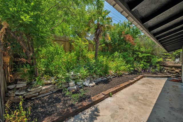 1706 Elmhurst DR A, Austin, TX 78741