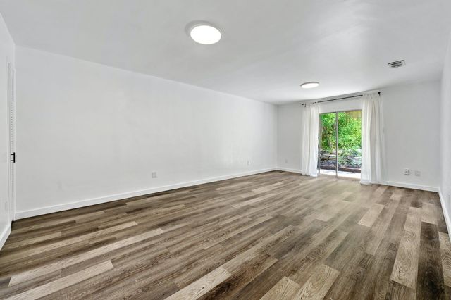 1706 Elmhurst DR A, Austin, TX 78741