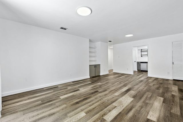 1706 Elmhurst DR A, Austin, TX 78741