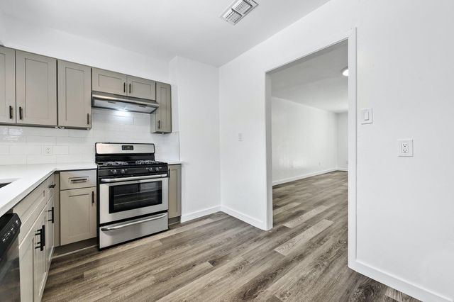 1706 Elmhurst DR A, Austin, TX 78741