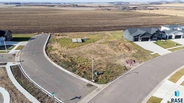 1001 Sundance St Street, Valley Springs, SD 57068