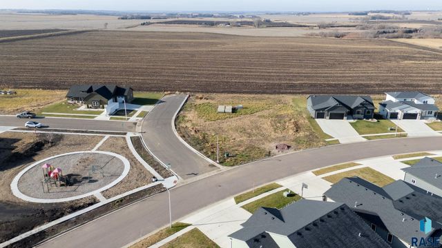 1001 Sundance St Street, Valley Springs, SD 57068