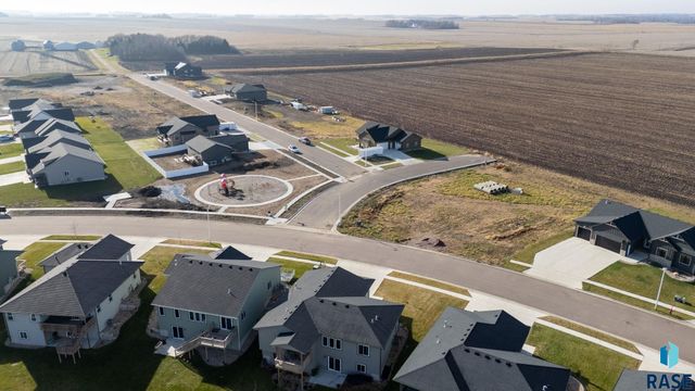 1001 Sundance St Street, Valley Springs, SD 57068