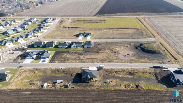 1001 Sundance St Street, Valley Springs, SD 57068