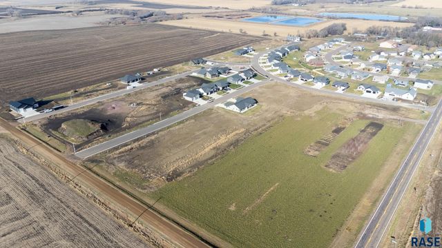 1001 Sundance St Street, Valley Springs, SD 57068