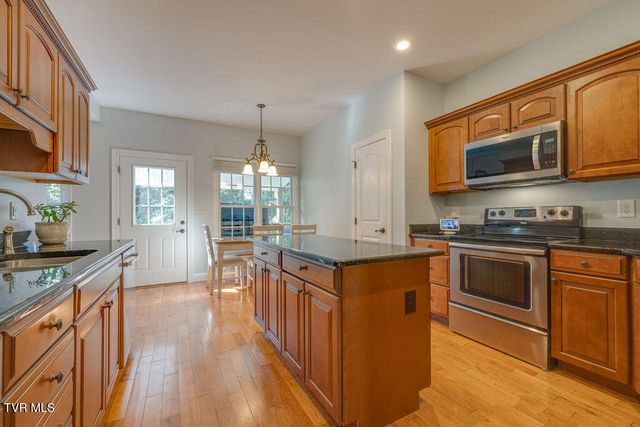 128 Allison Timbers Road, Piney Flats, TN 37686