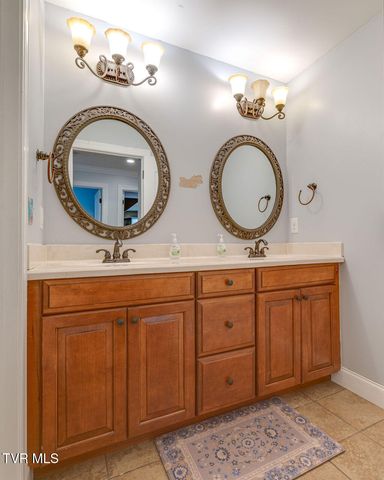 128 Allison Timbers Road, Piney Flats, TN 37686