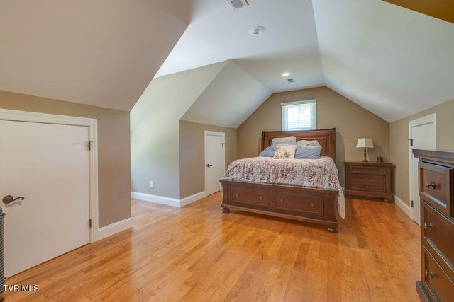 128 Allison Timbers Road, Piney Flats, TN 37686