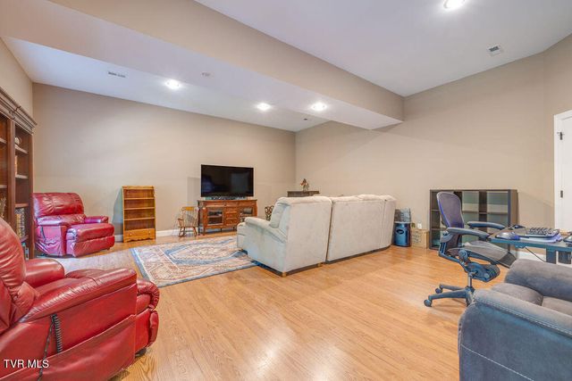 128 Allison Timbers Road, Piney Flats, TN 37686