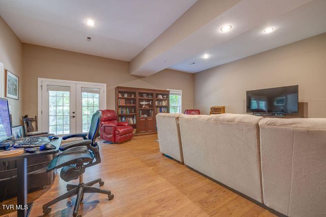 128 Allison Timbers Road, Piney Flats, TN 37686